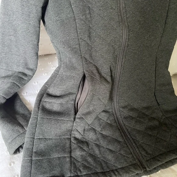 NORTH FACE Excellent North Face women grey jacket. - Picture 4 of 10